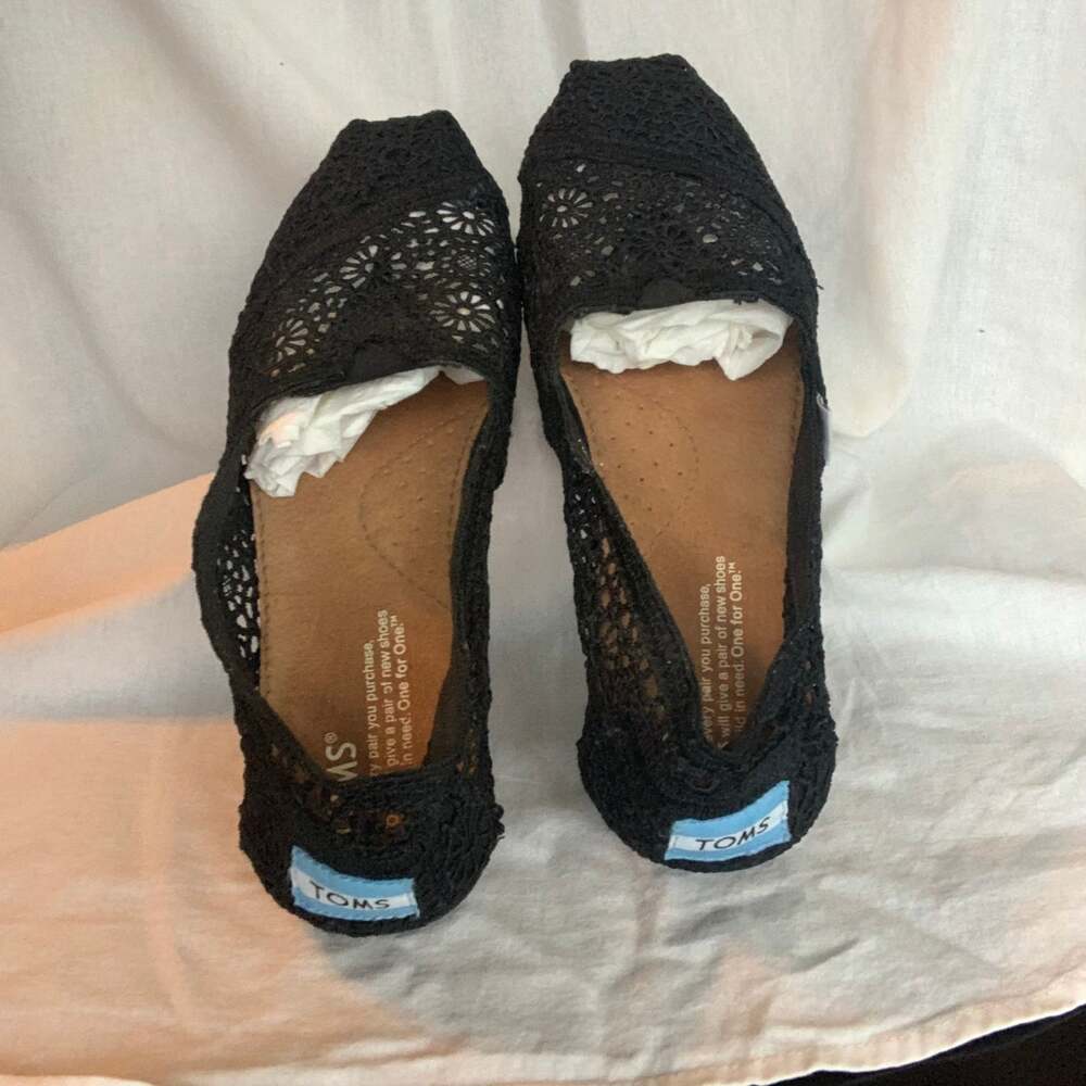 TOMS Women's Alpargata Moroccan Crochet Lace Slip-On Shoes in Black Size 6.5.